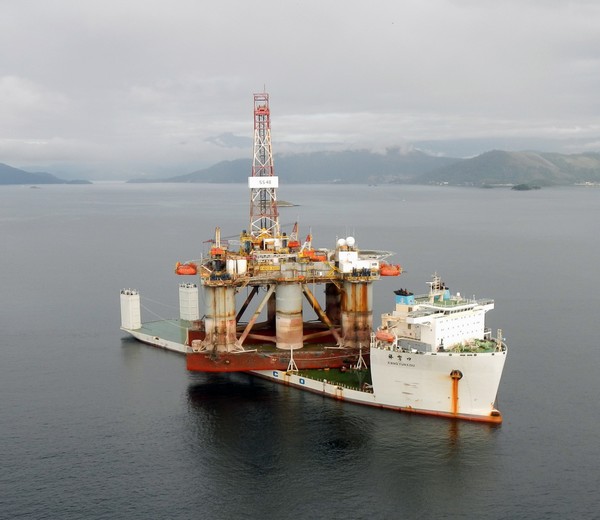 1708-2  ��Զ���˳��˵����ػ����꾮ƽ̨��ENSCO 5005��.jpg